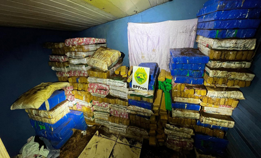 Policiais militares apreendem mais de 1,7 toneladas de substância análoga à maconha em Toledo