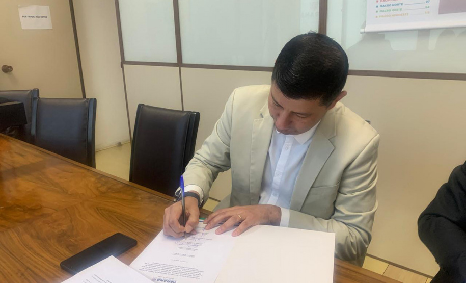 Com parceria entre Sesa, Setti e Unicentro, Hospital Regional Centro-Oeste formaliza implantação de hospital-escola