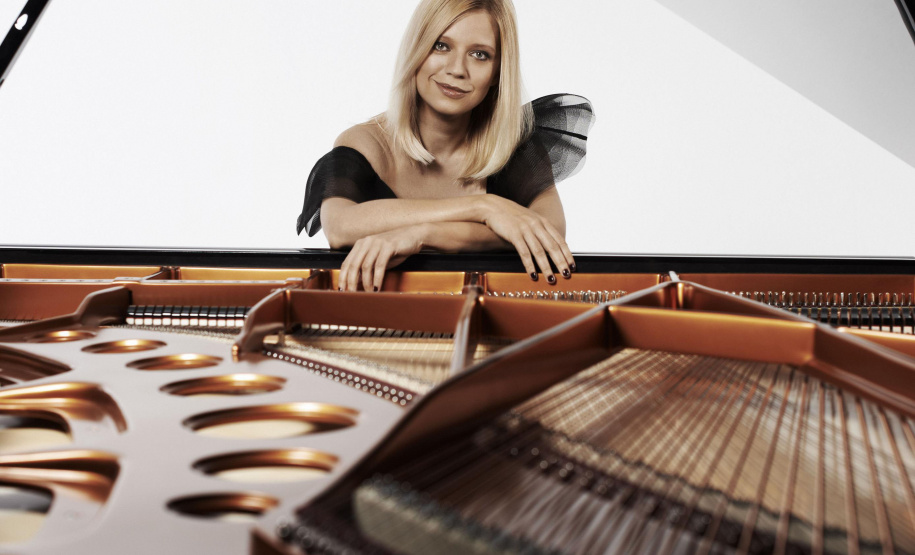 Orquestra Sinfônica do Paraná recebe fenômeno Valentina Lisitsa