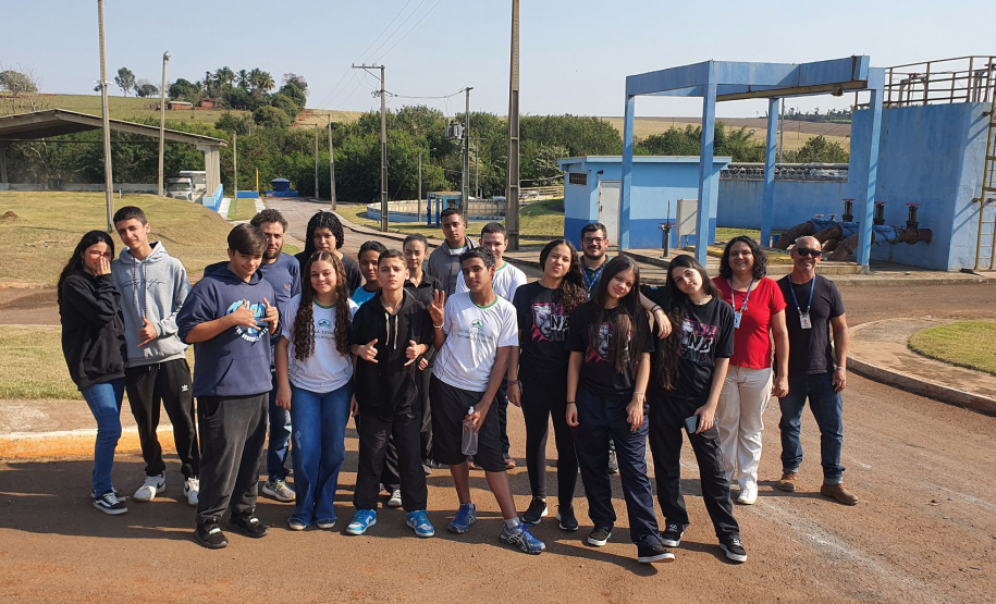 Jovens aprenderam uso correto da rede de esgoto e vão ensinar familiares - Sara Ferreira de Melo, da Escola Estadual de Floriano