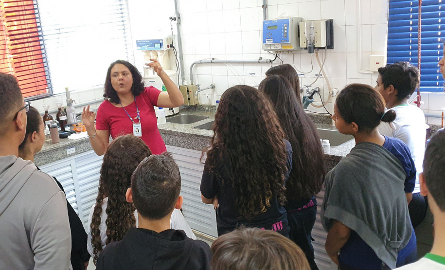 Jovens aprenderam uso correto da rede de esgoto e vão ensinar familiares - Sara Ferreira de Melo, da Escola Estadual de Floriano