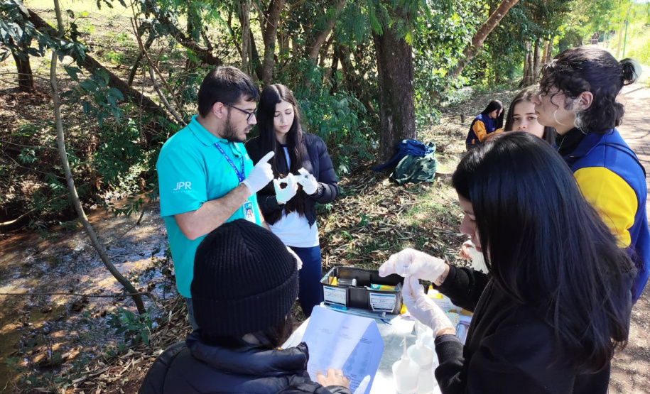 Projeto voltado para jovens mostra caminho da água da escola ao rio