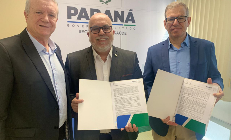 Com parceria entre Sesa, Setti e Unicentro, Hospital Regional Centro-Oeste formaliza implantação de hospital-escola