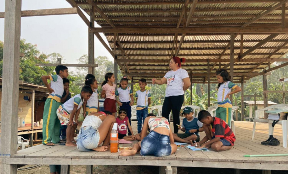 Com foco nas mudanças climáticas, UEM realiza pesquisa com ribeirinhos no Norte do Brasil