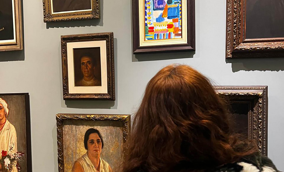 Intervenção de Jefferson Svoboda no Museu Casa Alfredo Andersen convida o público à reflexão