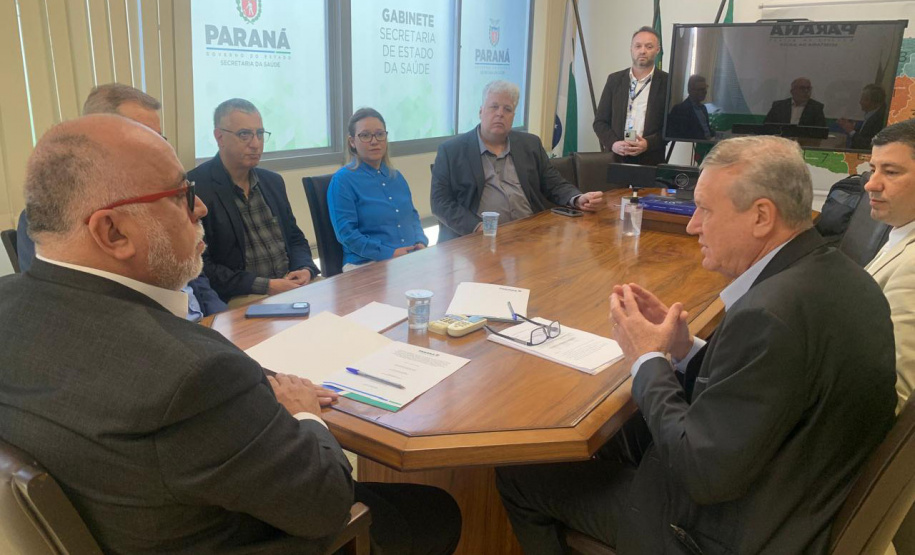 Com parceria entre Sesa, Setti e Unicentro, Hospital Regional Centro-Oeste formaliza implantação de hospital-escola