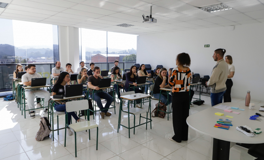 Alunos do projeto Talento Tech realizam primeira prova presencial nos 50 municípios