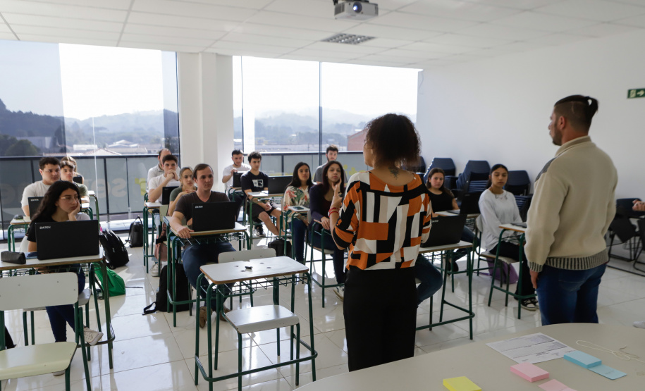 Alunos do projeto Talento Tech realizam primeira prova presencial nos 50 municípios