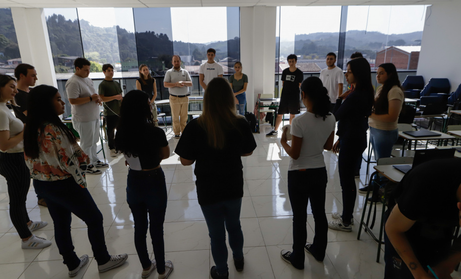 Alunos do projeto Talento Tech realizam primeira prova presencial nos 50 municípios
