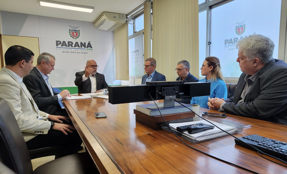 Com parceria entre Sesa, Setti e Unicentro, Hospital Regional Centro-Oeste formaliza implantação de hospital-escola