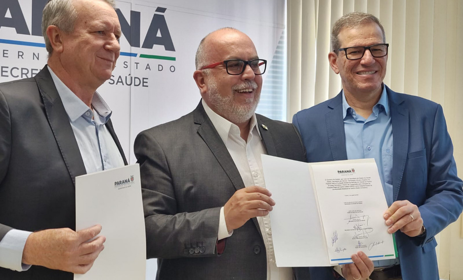Com parceria entre Sesa, Setti e Unicentro, Hospital Regional Centro-Oeste formaliza implantação de hospital-escola