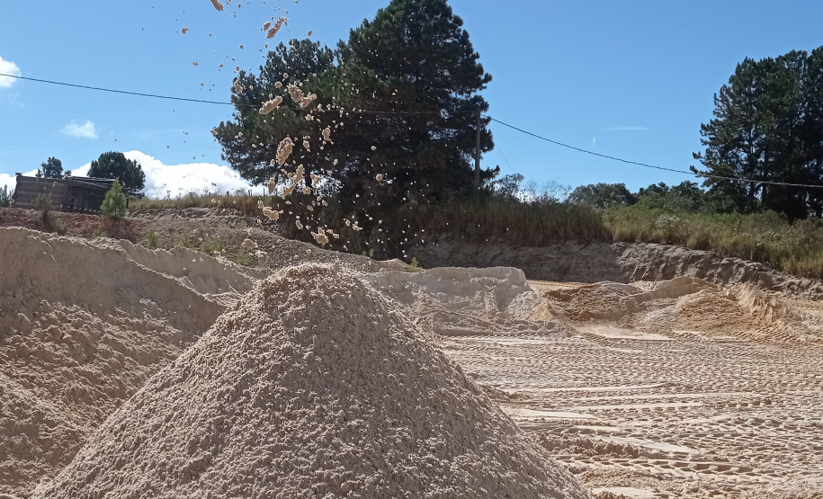 IAT APONTA QUE 71,97 MILHÕES DE TONELADAS DE MINÉRIOS FORAM COMERCIALIZADAS NO PARANÁ EM 2023