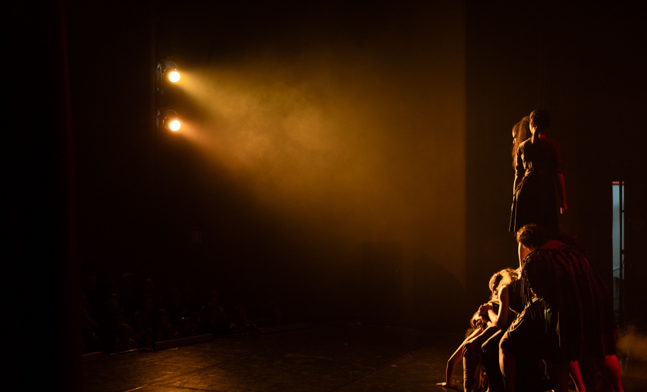 Apresentações gratuitas de grupo de dança do Colégio Estadual do Paraná chegam a Umuarama