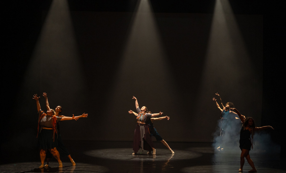 Apresentações gratuitas de grupo de dança do Colégio Estadual do Paraná chegam a Umuarama