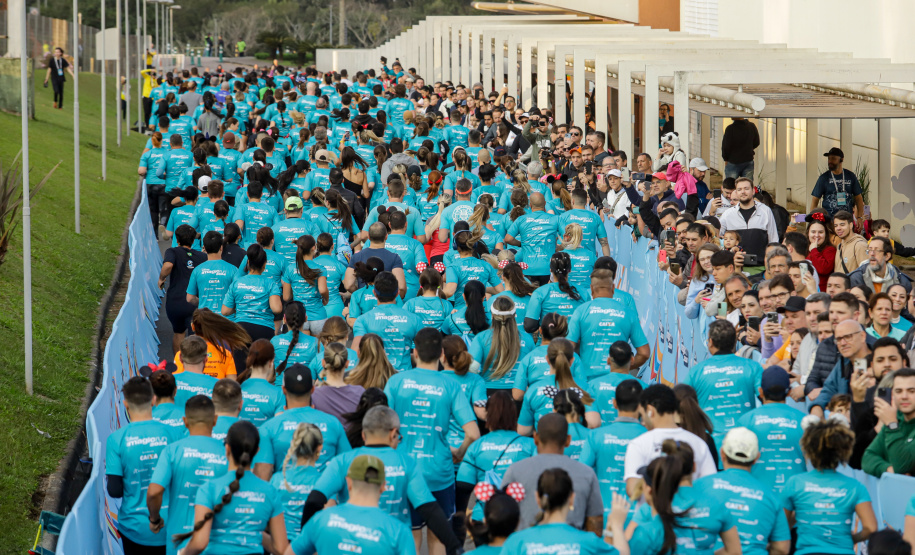 A capital paranaense foi sede neste domingo (4) da prova Disney Magic Run 2024, evento que contou com a participação de aproximadamente 5 mil atletas e aconteceu na Universidade Positivo.