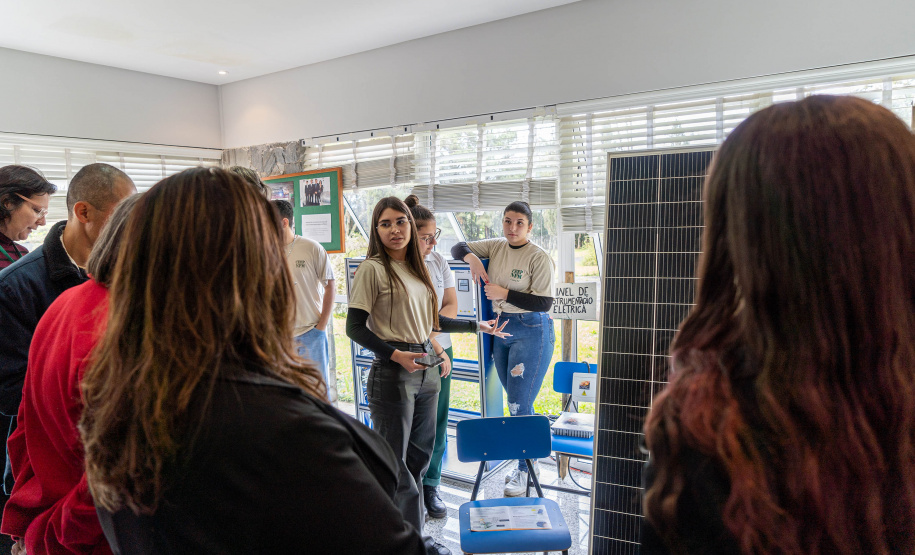 8ª Feira de Projetos e Profissões do Centro Estadual de Educação Profissional (CEEP) Newton Freire Maia