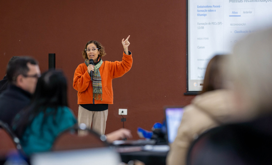 Capacitação reúne técnicos pedagógicos dos NREs para aplicação de IA no ensino da matemática nas escolas do Estado