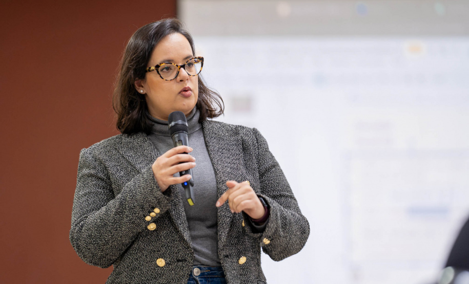 Capacitação reúne técnicos pedagógicos dos NREs para aplicação de IA no ensino da matemática nas escolas do Estado