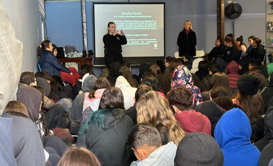 PCPR ministra palestra sobre combate às drogas para 560 estudantes de escola estadual