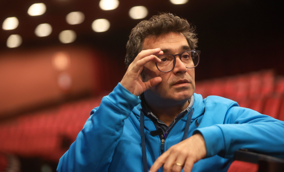 Coreografia Castelo do ballet Teatro Guaira