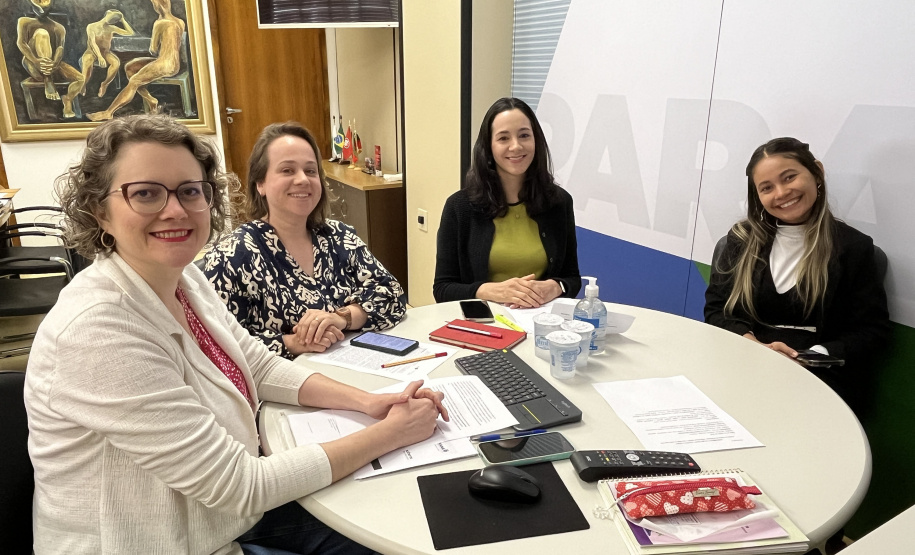 Paraná lança cartilha para orientar sobre violências contra as mulheres