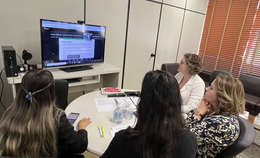 Paraná lança cartilha para orientar sobre violências contra as mulheres