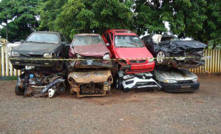 DER/PR vai realizar leilão de sucatas de carros e motos em setembro