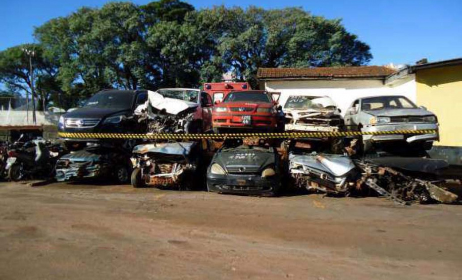 DER/PR vai realizar leilão de sucatas de carros e motos em setembro