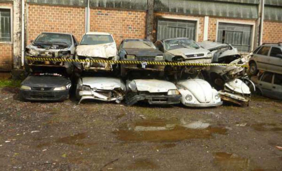 DER/PR vai realizar leilão de sucatas de carros e motos em setembro