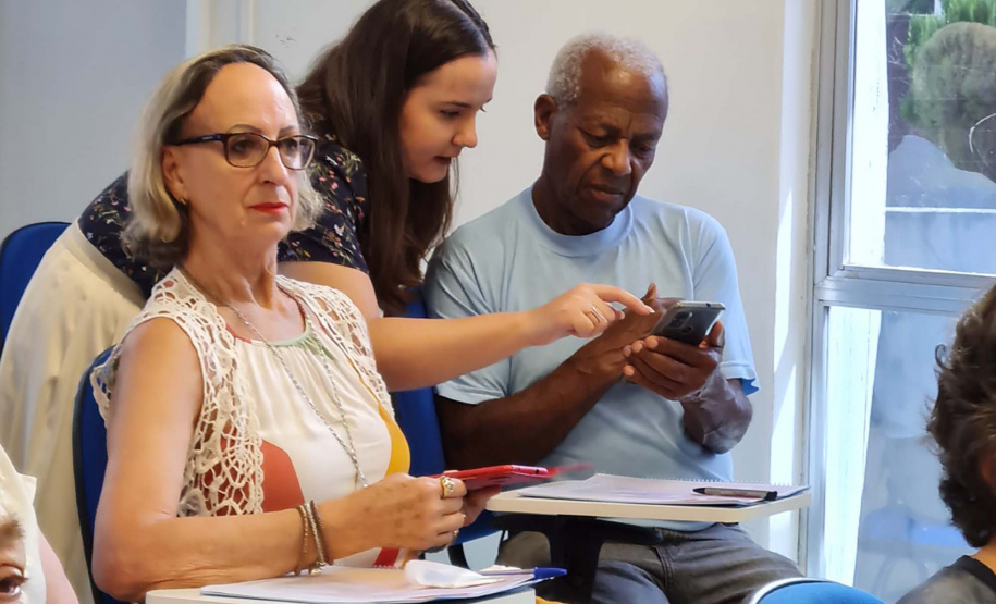 Celepar abre inscrições para nova edição do curso de inclusão digital para idosos