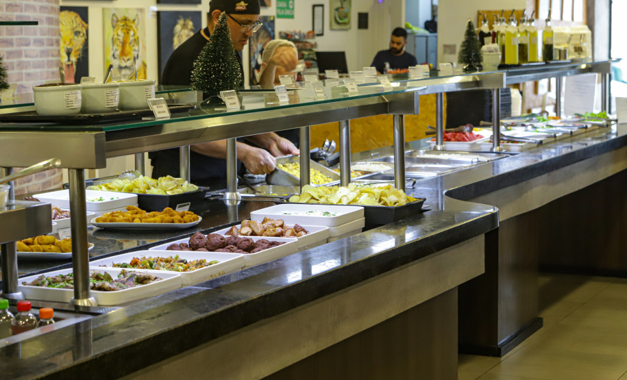 TAXA DE DESEMPREGO CAI