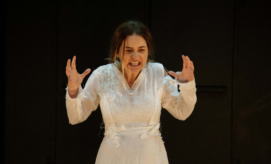 Guairinha recebe Cláudia Abreu imersa no universo de Virginia Woolf