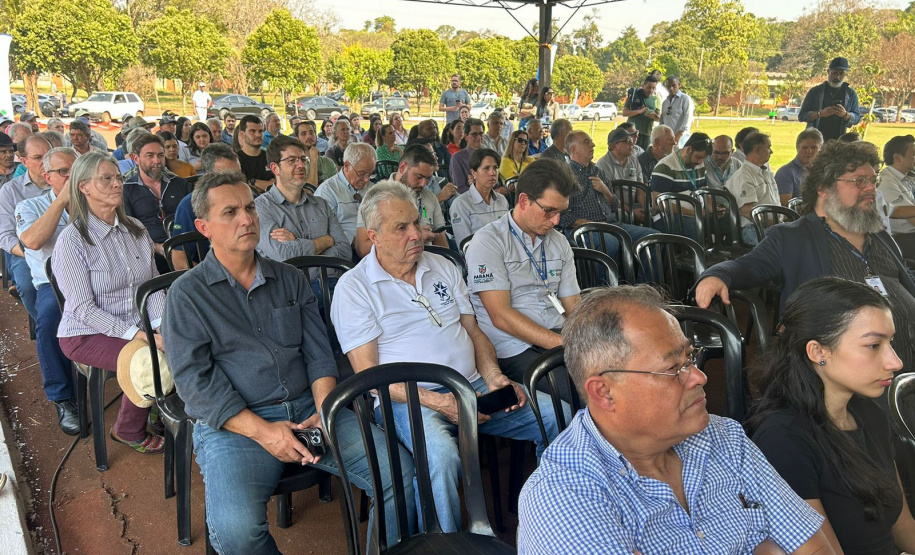 Em Londrina, Darci Piana lança horto de plantas medicinais, aromáticas e condimentares