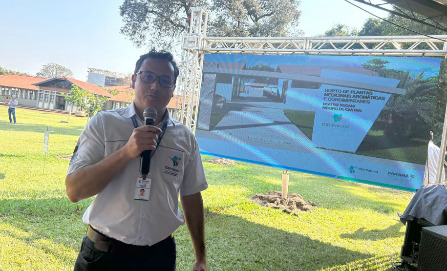 Em Londrina, Darci Piana lança horto de plantas medicinais, aromáticas e condimentares