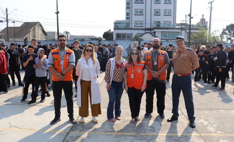 Brigadas Escolares do Paraná são referência para criação de programa no Ceará