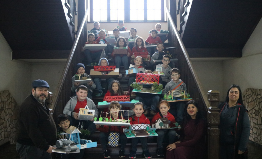 Mais de 240 professores e gestores municipais são capacitados pelo Estado no Projeto Turismo na Escola