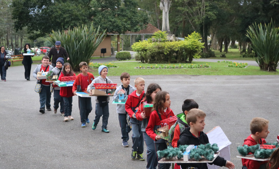 Mais de 240 professores e gestores municipais são capacitados pelo Estado no Projeto Turismo na Escola