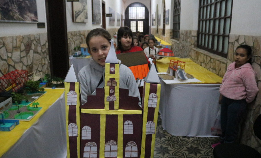 Mais de 240 professores e gestores municipais são capacitados pelo Estado no Projeto Turismo na Escola