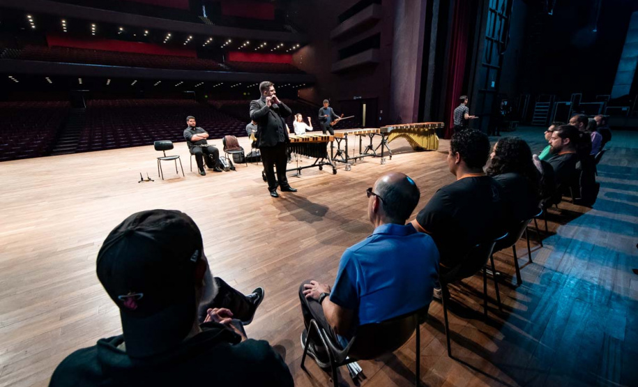 Orquestra Sinfônica do Paraná promove experiência para pessoas com deficiência visual