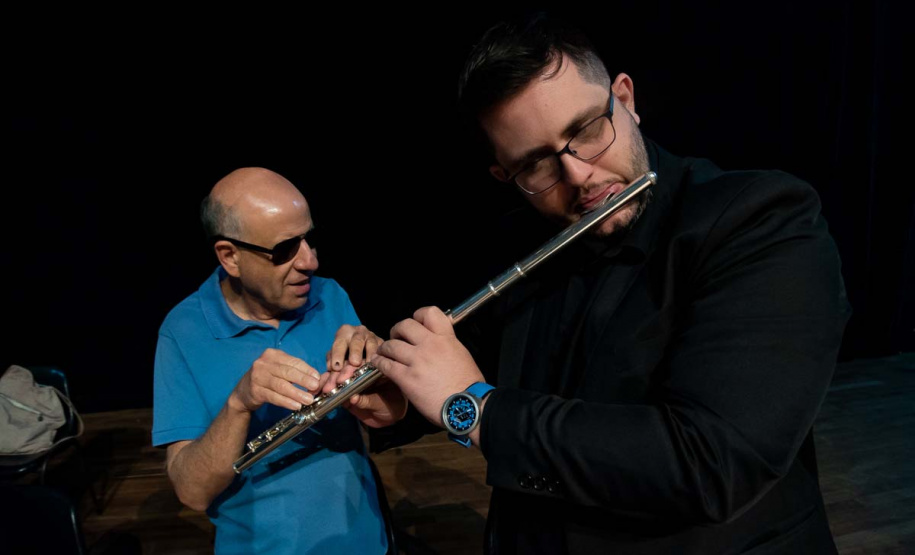 Orquestra Sinfônica do Paraná promove experiência para pessoas com deficiência visual