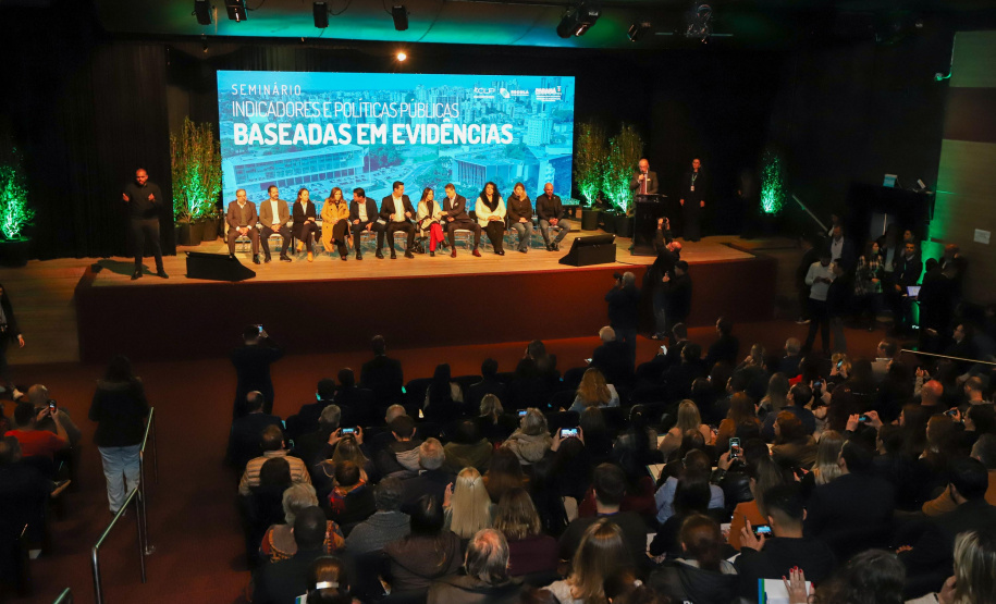 Seminário sobre indicadores e políticas públicas baseadas em evidências