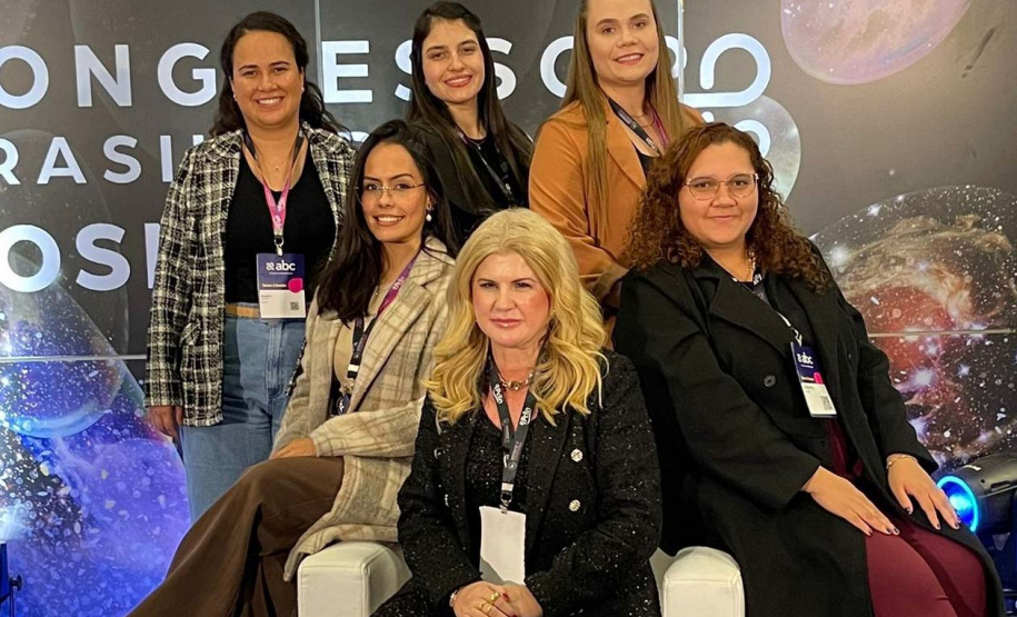 Pesquisadora Audrey Lonni  (à frente) depositou sete patentes em seis anos como Bolsista Produtividade