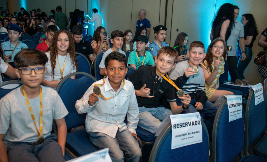 Secretaria da Educação do Paraná realiza missão para finalistas da OMAP em Foz do Iguaçu