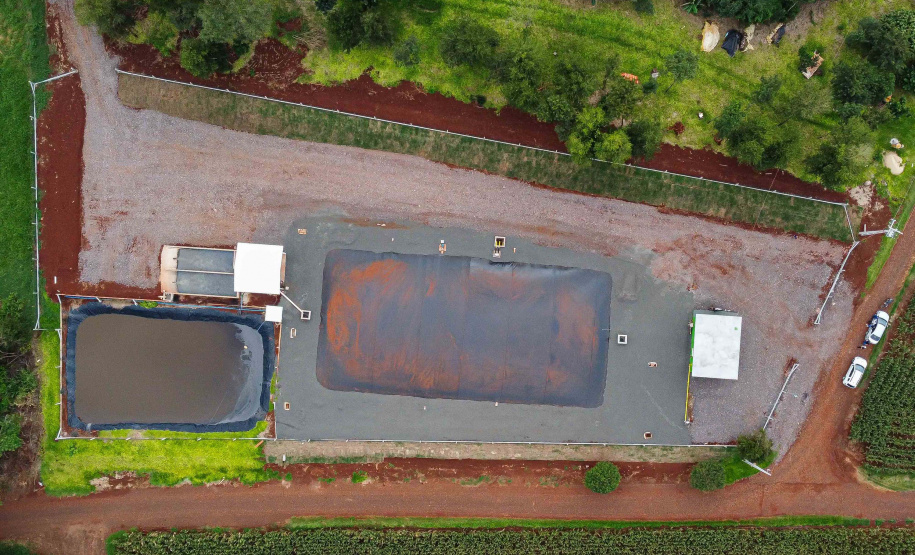 Vizinhos compartilham biodigestor para produzir energia limpa e manejar resíduos da suinocultura