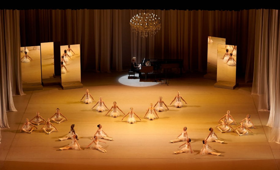 Com 100 alunos em formação, a  Escola de Dança Teatro Guaíra (EDTG) oferece aulas gratuitas, mantidas pelo governo estadual.