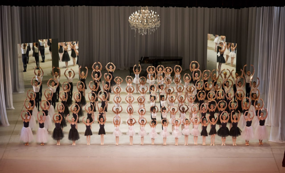 Com 100 alunos em formação, a  Escola de Dança Teatro Guaíra (EDTG) oferece aulas gratuitas, mantidas pelo governo estadual.