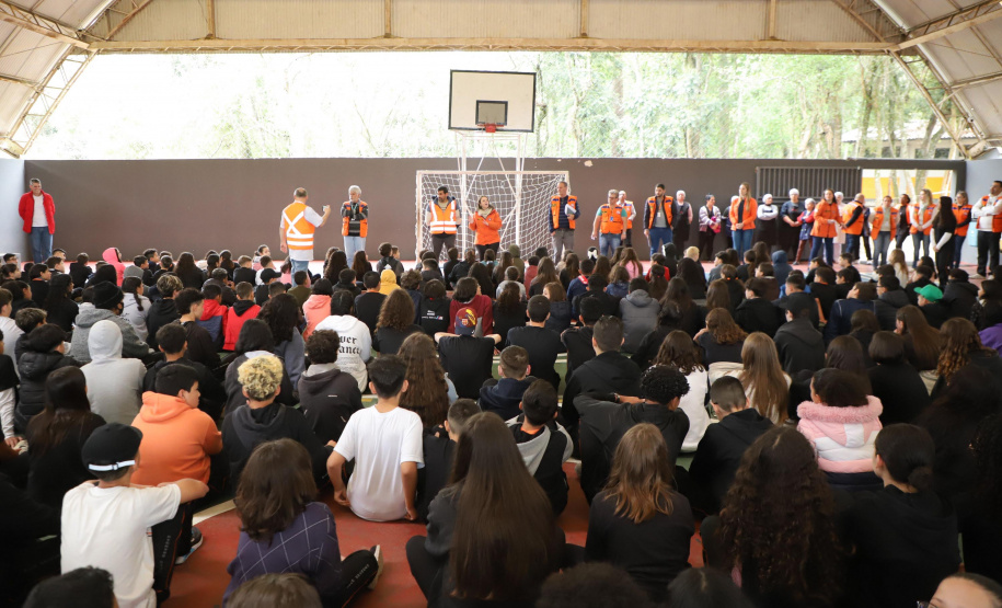 Defesa Civil-Brigada Escolar-Colegio Estadual Nilo Brandão. Foto: Ari Dias/AEN
