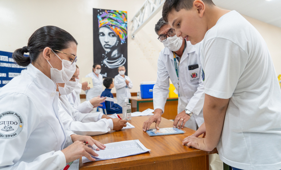 Com mais 292 mil doses aplicadas força-tarefa de vacinação chega ao fim no Paraná