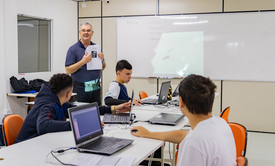 Dia Nacional da Educação Profissional e Tecnológica: alunos ajudam a contar histórias que motivaram expansão da modalidade no Paraná