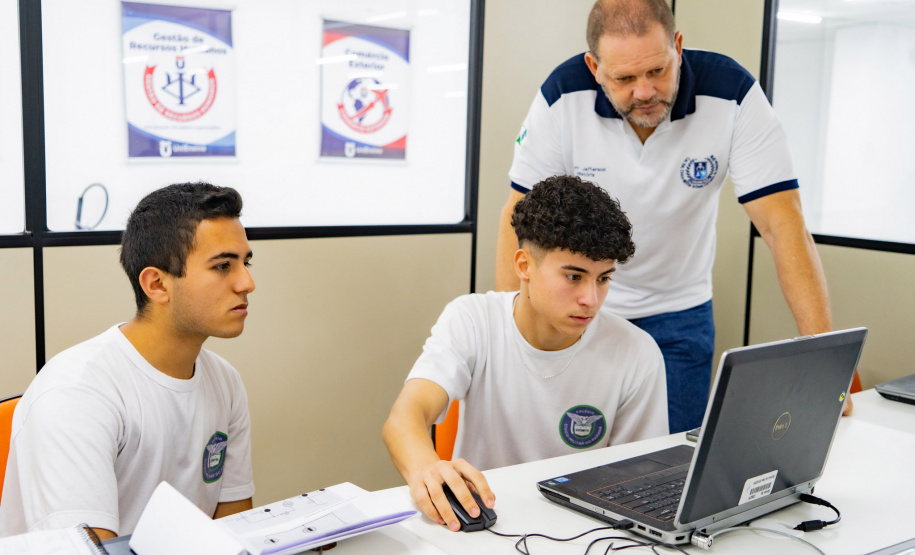 Dia Nacional da Educação Profissional e Tecnológica: alunos ajudam a contar histórias que motivaram expansão da modalidade no Paraná